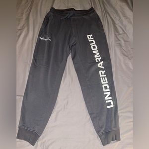 Men’s Underarmour joggers Size large